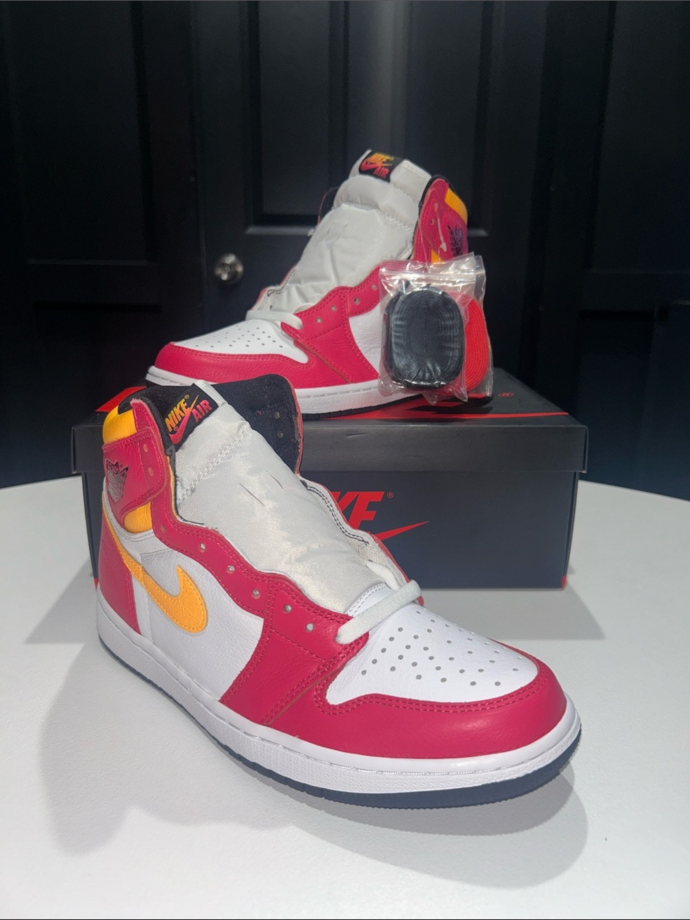 Jordan 1 Retro High OG “Light Fusion Red” Men’s Size 9.5
